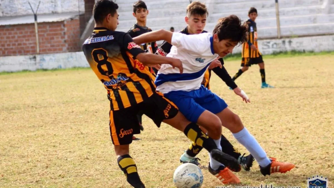 El lobo y el santo siguen firme en el juvenil del NOA