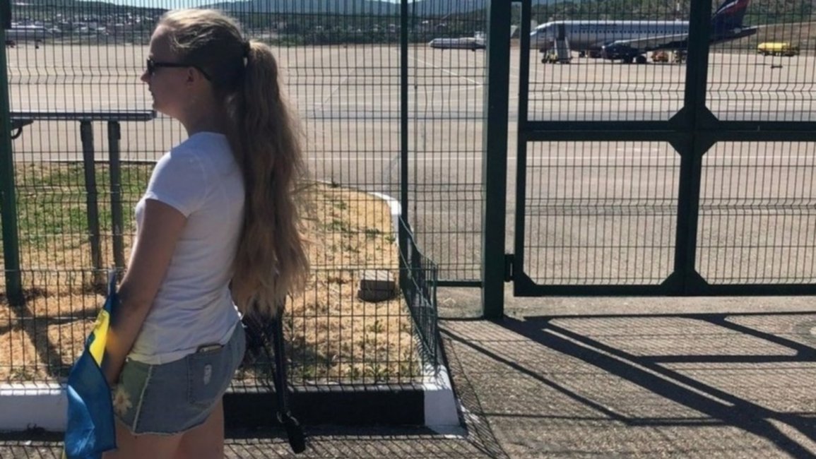 Suecia fue recibida en Rusia por... ¡una sola fanática!
