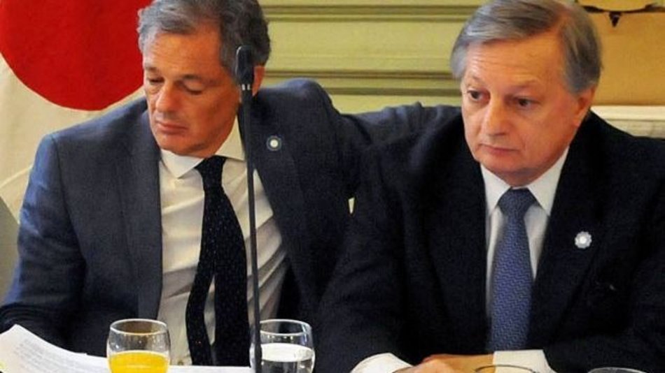 Ahora Macri desplazó a los ministros Aranguren y Cabrera