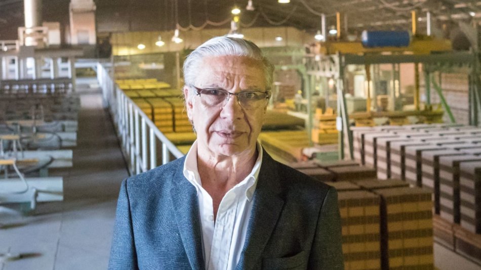 "Argentina siempre pasa de una economía  expansiva a una restrictiva sin escala" 