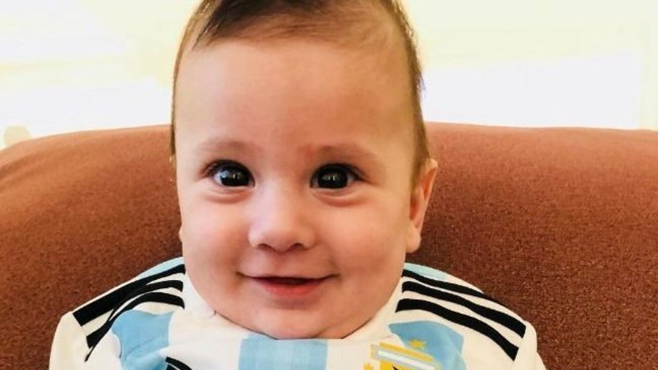 Antonela publicó una tierna foto de Ciro para alentar a su papá, Leo Messi