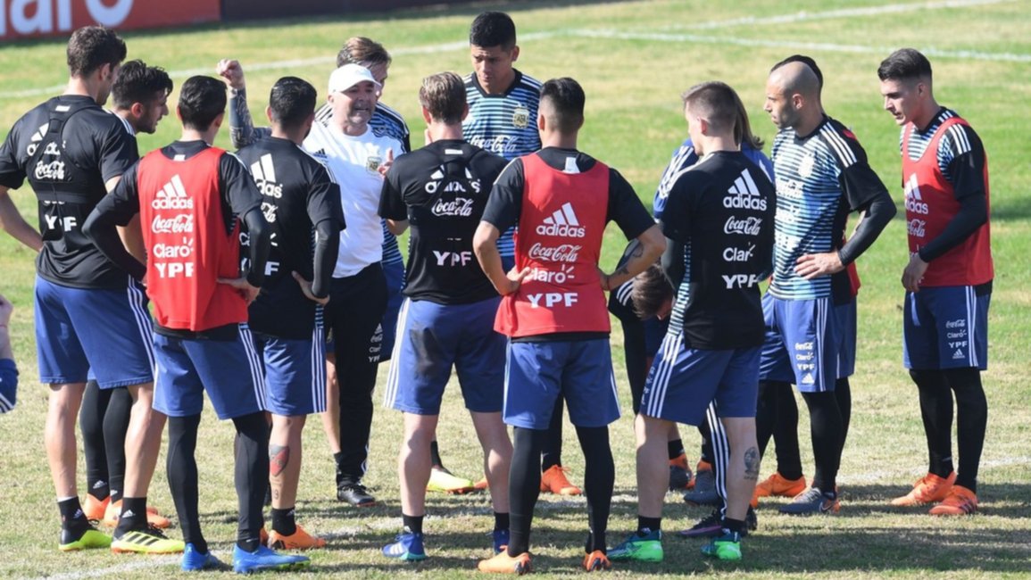 Cómo fue la reunión entre los jugadores, Sampaoli y Chiqui Tapia