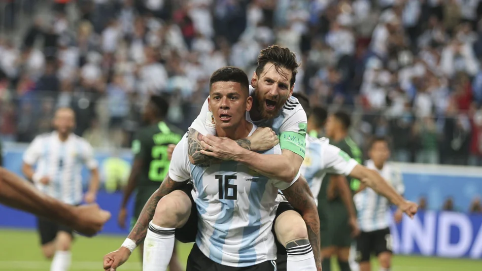 A solo cinco del final, Rojo convirtió un golazo y Argentina clasificó a octavos de final
