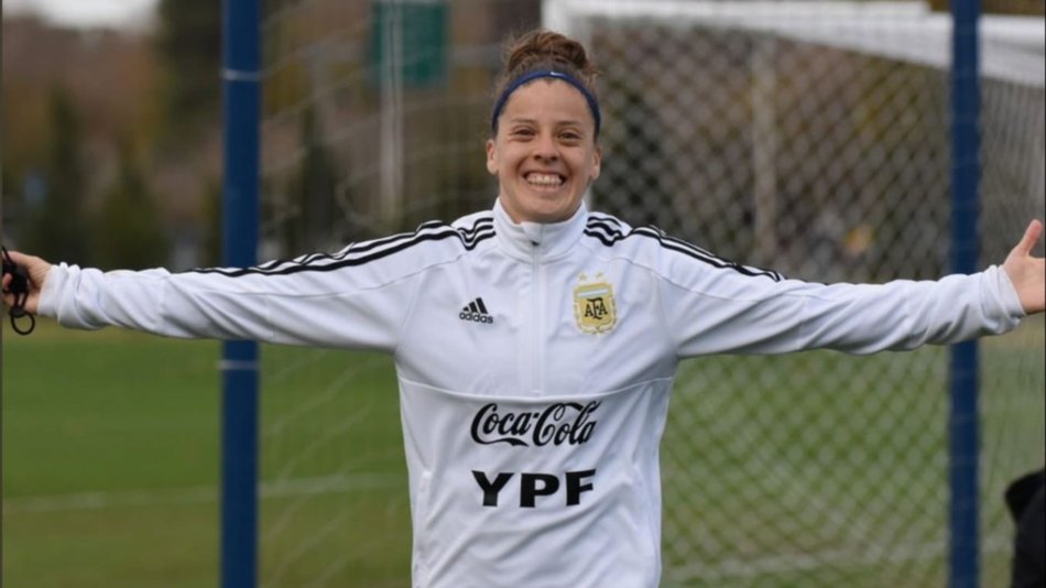 Chule, la salteña que comenzó jugando a la pelota en San Remo y ahora va por la Copa del Mundo