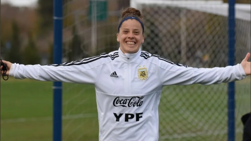 Chule, la salteña que comenzó jugando a la pelota en San Remo y ahora va por la Copa del Mundo