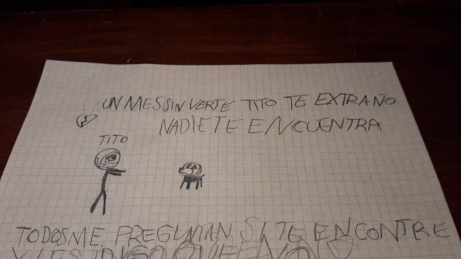 Un niño ofrece su bicicleta para recuperar a su mascota perdida