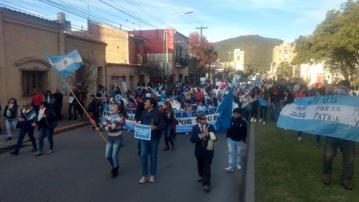 EN VIVO: En apoyo al médico Rodríguez Lastra,  realizan una nueva marcha contra el aborto 