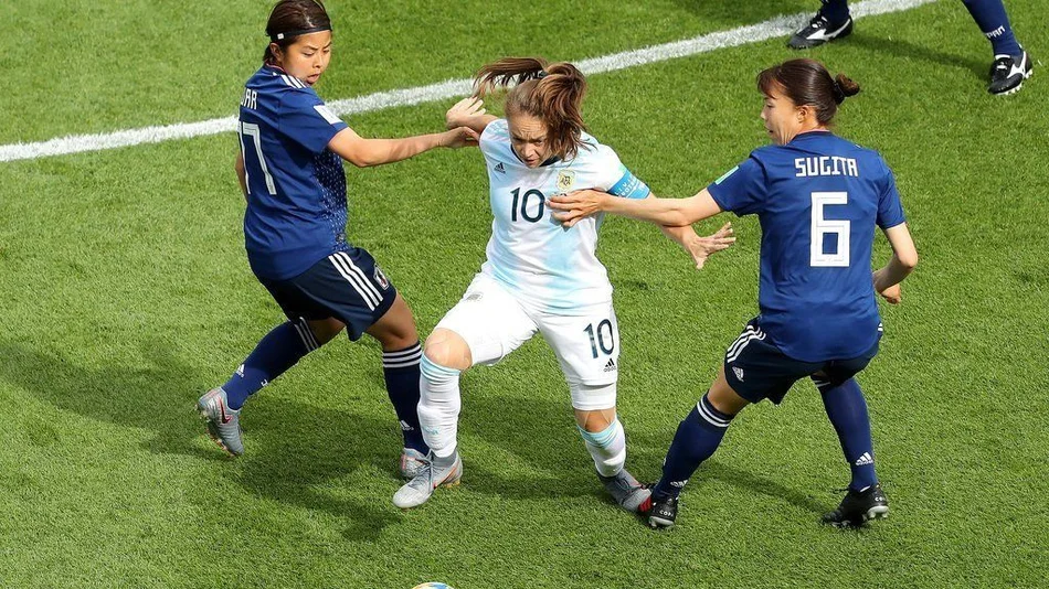 La Argentina empató en su debut contra el poderoso Japón 