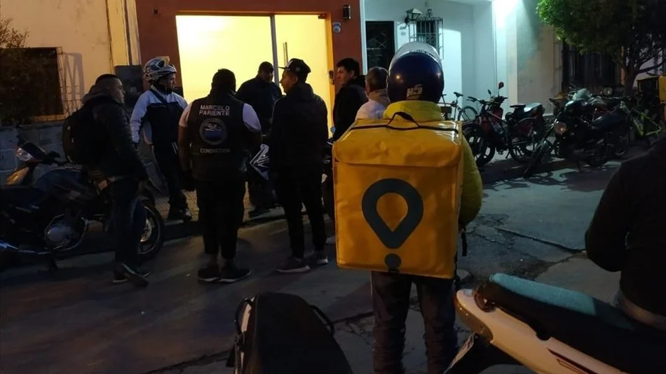 Los cadetes realizaron un escrache contra Glovo