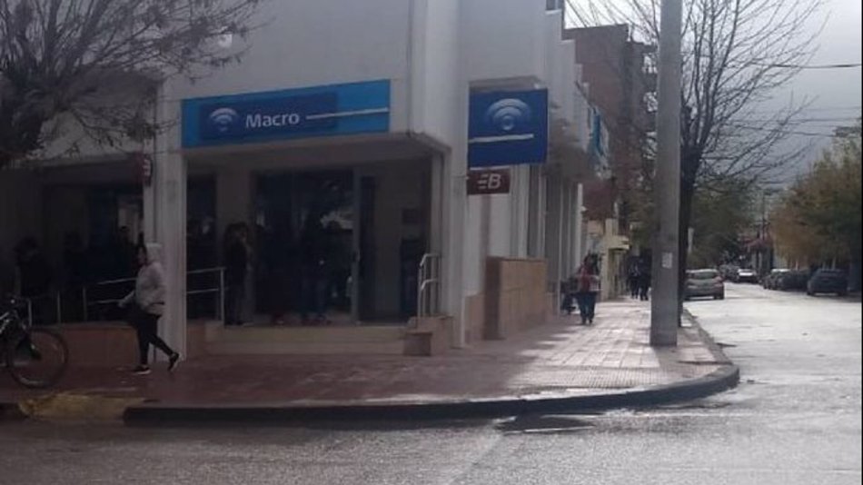 No funcionan los semáforos, los cajeros ni las estaciones de servicio 