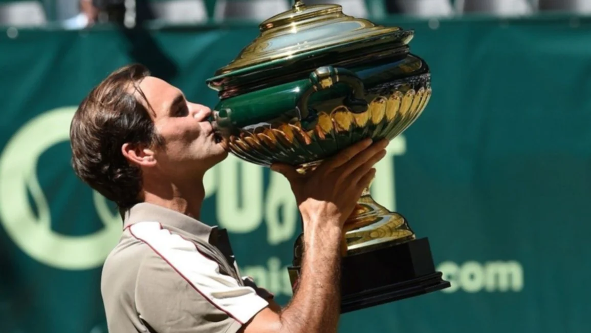 Federer ganó otro título y se acerca al récord de Jimmy Connors 