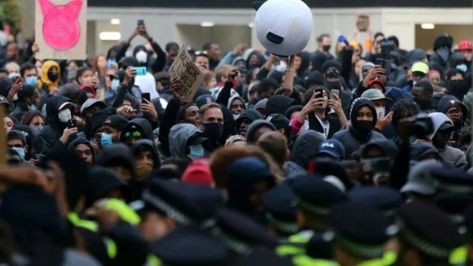 Incidentes en Londres en la protesta contra el racismo: enfrentamientos con la policía