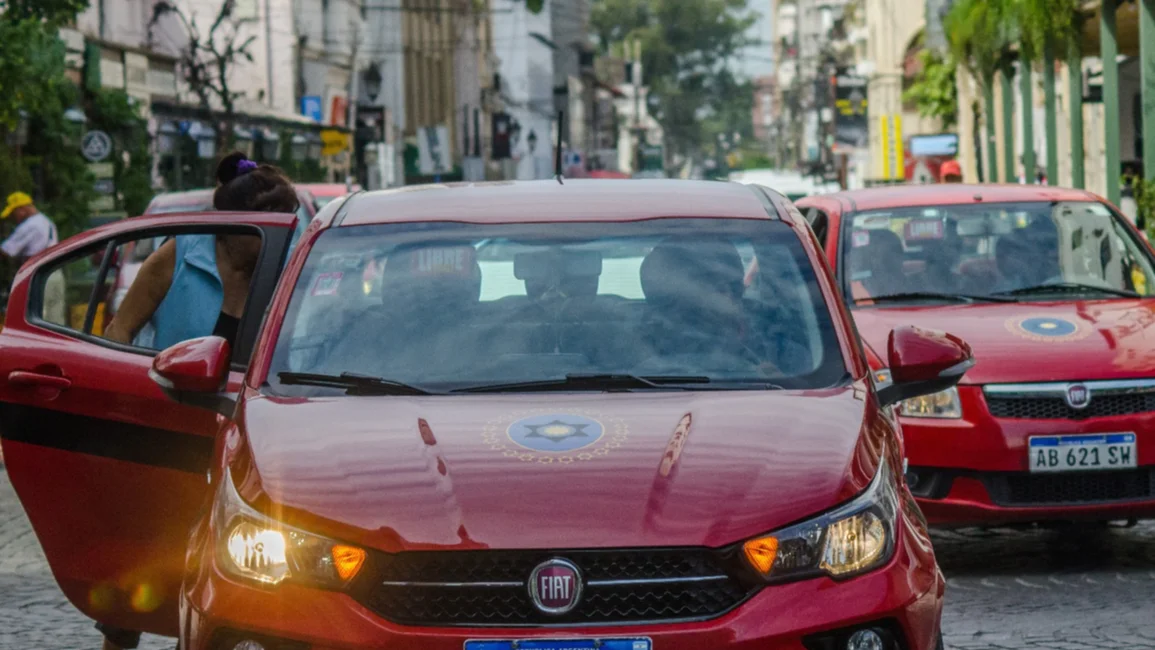 Marcha, interna y  polémica con taxistas