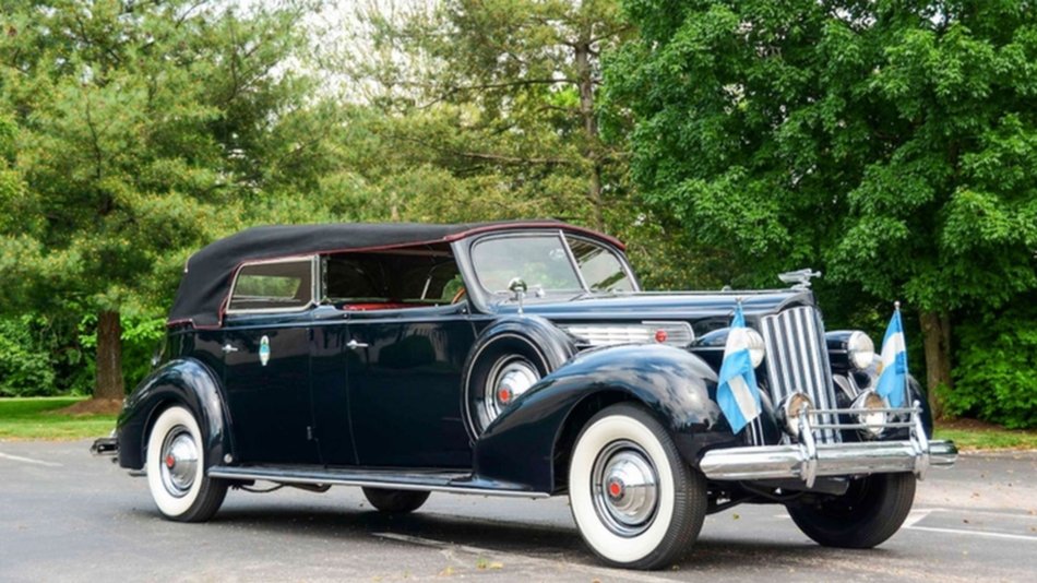 Subastan el lujoso auto que en 1952 usó Perón junto a Evita en su última aparición pública