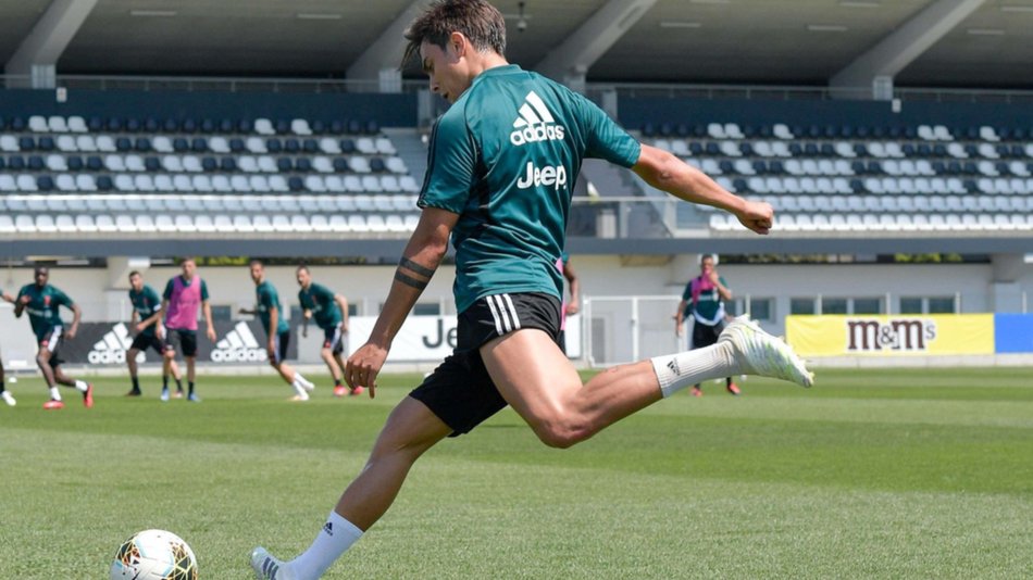 Italia renace con la vuelta al ruedo, con el recuperado Dybala en el "bautismo"
