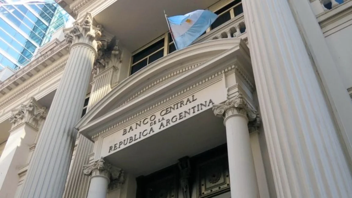 El Banco Central subió la tasa de interés al 133% anual, para tratar de frenar el desarme de plazos fijos