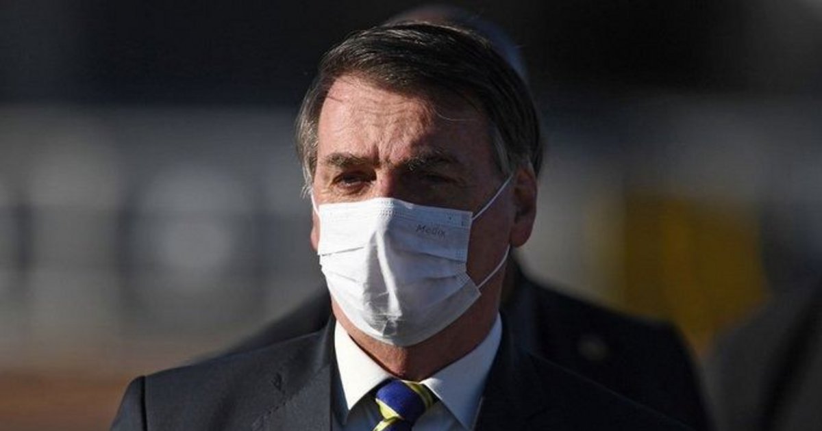 Un juez obliga a Bolsonaro a usar barbijo en los espacios públicos de ...