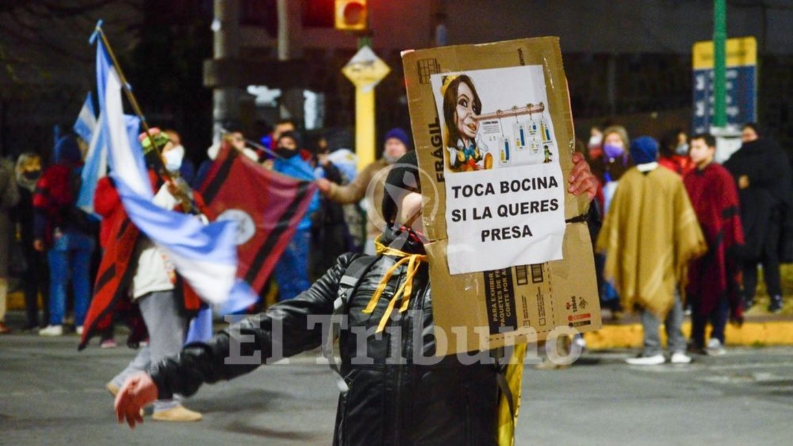 VIDEO. "Que se vaya", el grito de muchos salteños contra la llegada del Presidente