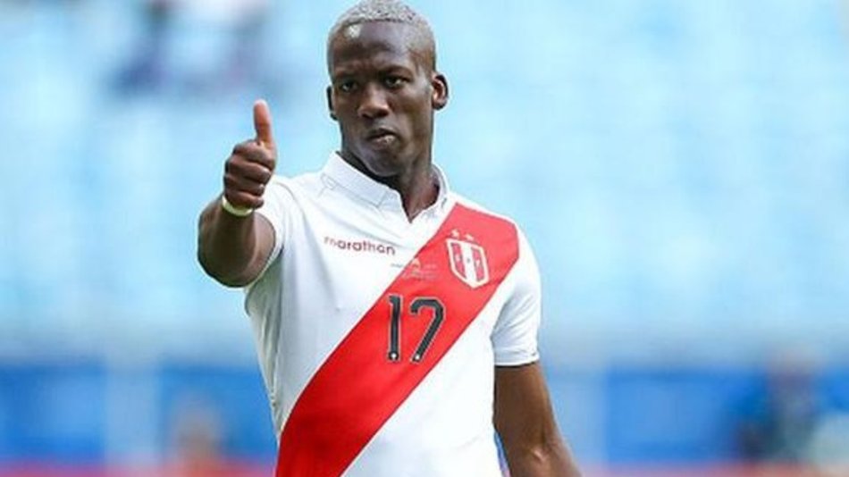 Advíncula aceptó la propuesta de Boca