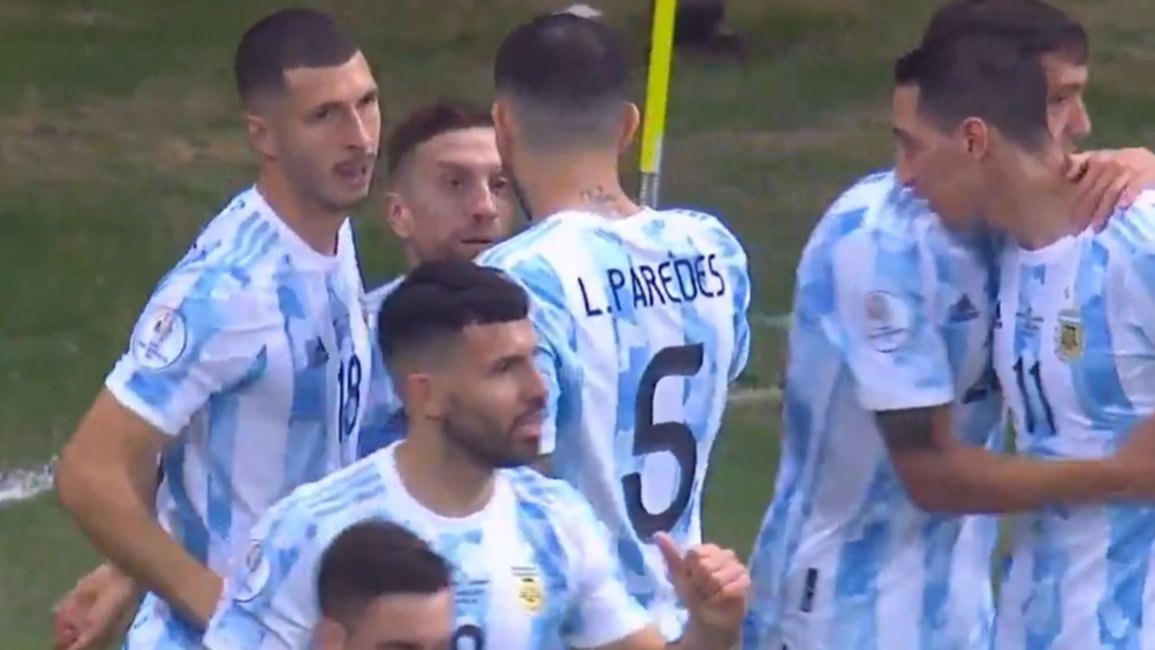 VIDEO. Argentina le ganó a Paraguay, quedó como líder y se metió en cuartos de final