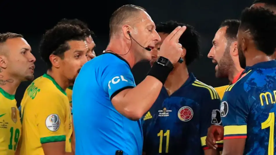 Todo Colombia contra Pitana por el escandaloso gol de Brasil