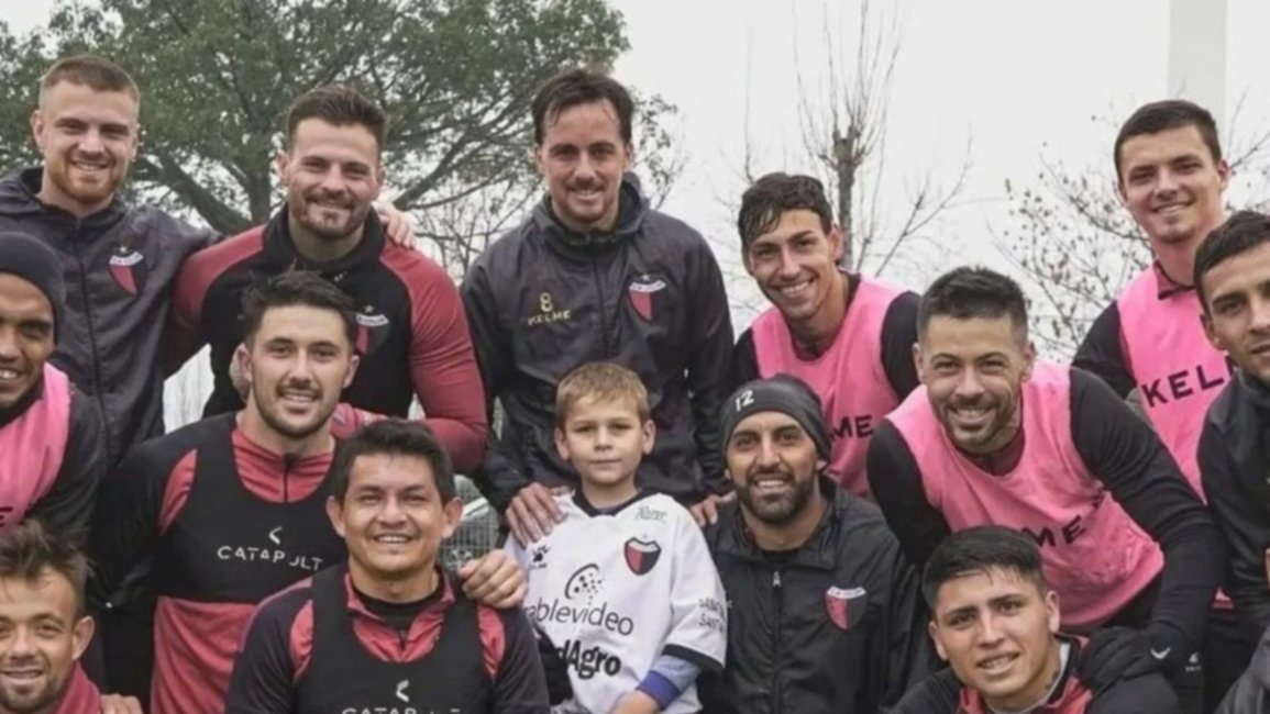 Ejemplar gesto de los jugadores de Colón a un fanático