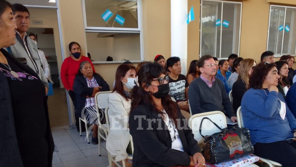 Ignoran a la cacica en la inauguración de una escuela comunitaria
