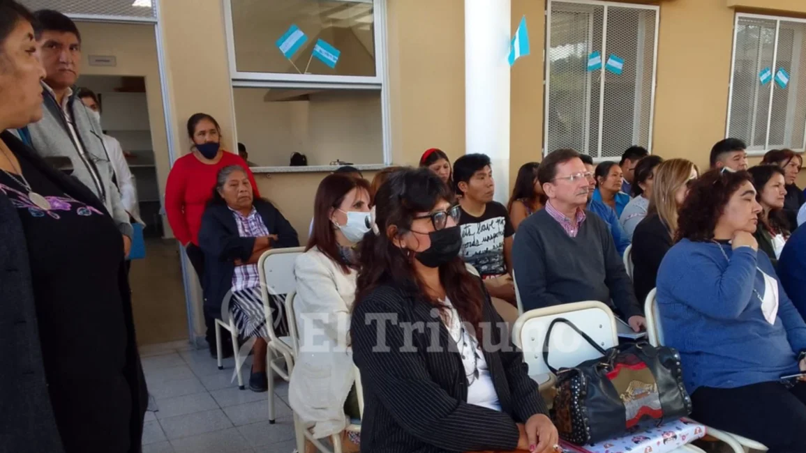 Ignoran a la cacica en la inauguración de una escuela comunitaria