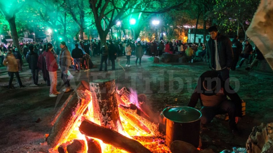 Guardia Bajo las estrellas: los salteños honraron a Güemes  