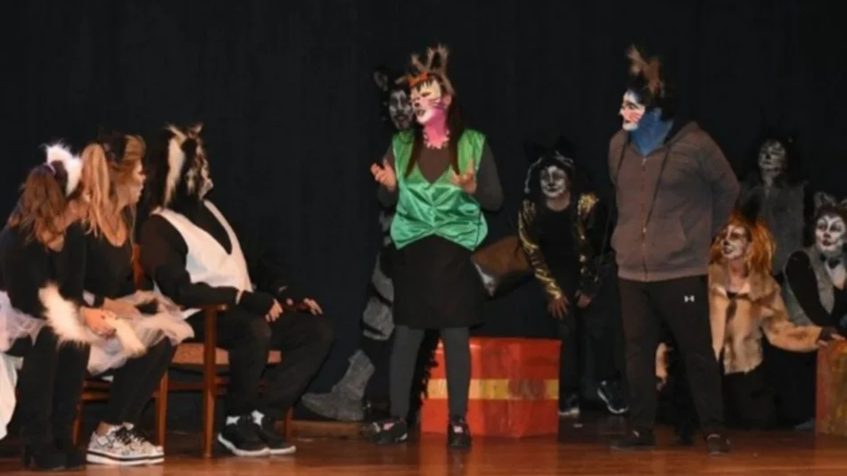 Se sube al escenario la comedia musical “Sin cuenta gatos locos”