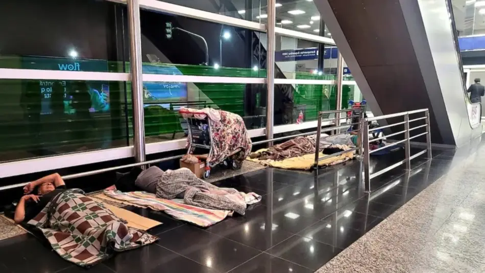 Desalojaron a más de 160 personas que estaban viviendo en Aeroparque