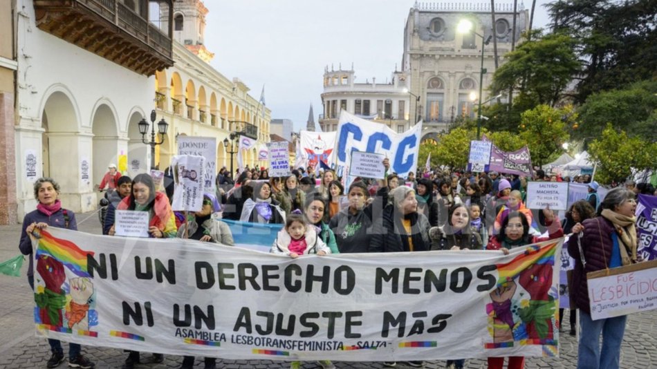 Ni una Menos en Salta: reclamaron celeridad a la Justicia y repudiaron más ataques a mujeres