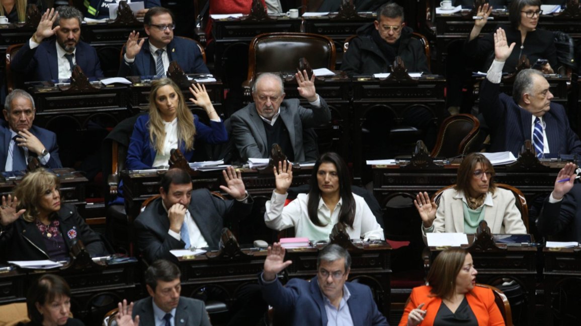 Por temor a que se dispare el gasto, los mercados están nerviosos y en rojo