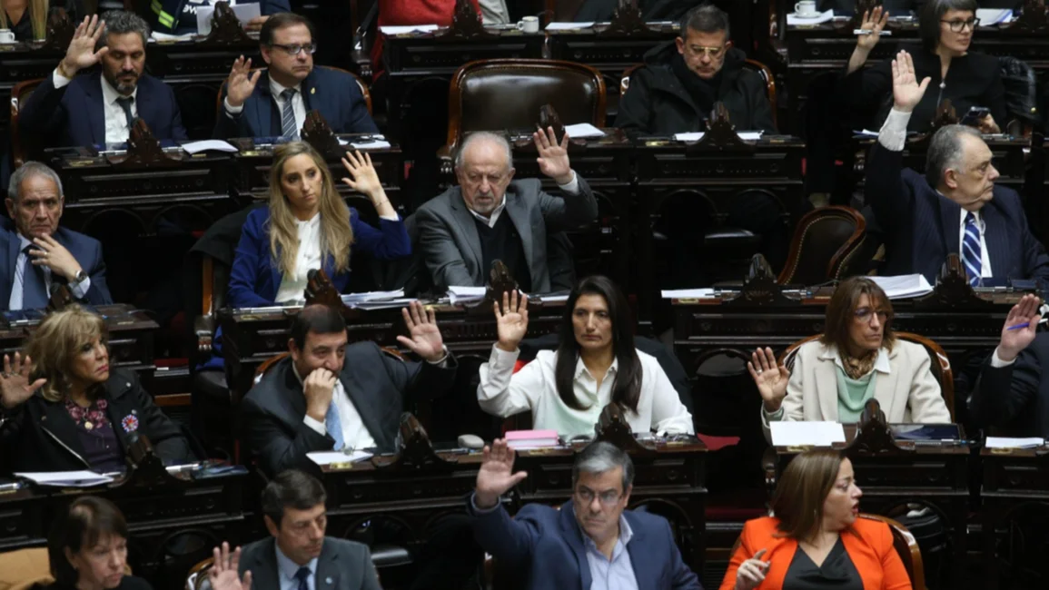 Por temor a que se dispare el gasto, los mercados están nerviosos y en rojo
