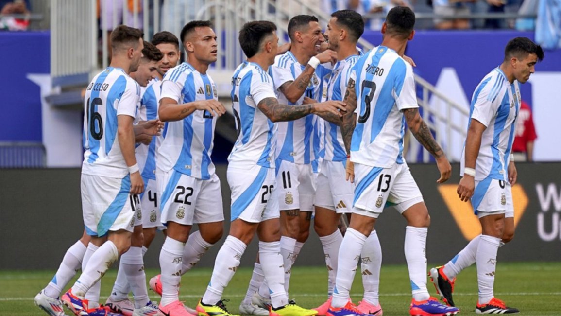 La scaloneta y su "padre" continúan hilvanando récords