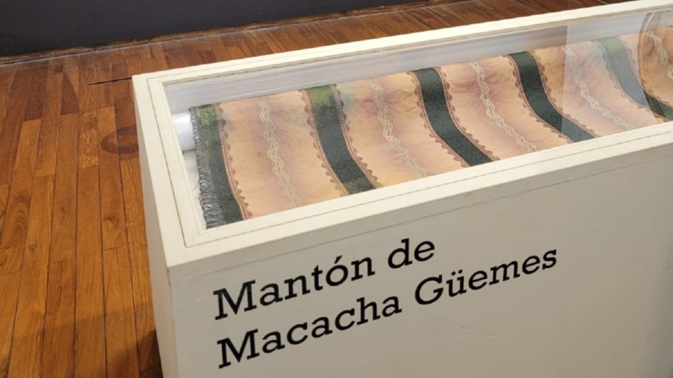 Exhiben el mantón de Macacha Güemes