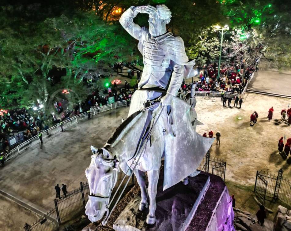 Aniversario de Güemes: Festejo y emoción en los fogones y la Guardia bajo las Estrellas