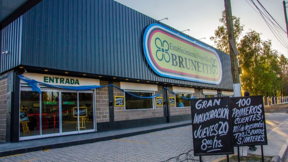 VIDEO: Brunetti inaugura su nuevo local, apostando a un proyecto social 