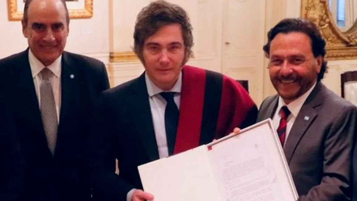 Sáenz junto a Milei: qué dice el Pacto de Güemes que recibió el Presidente
