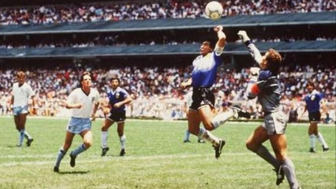 A 38 años de los inolvidables goles de Maradona ante Inglaterra: la mano de Dios y el gol del siglo