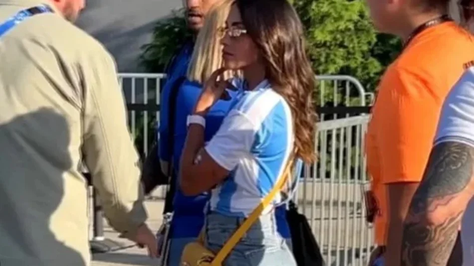 VIDEO. El incómodo momento que pasó Antonela Roccuzzo antes del partido de la Selección