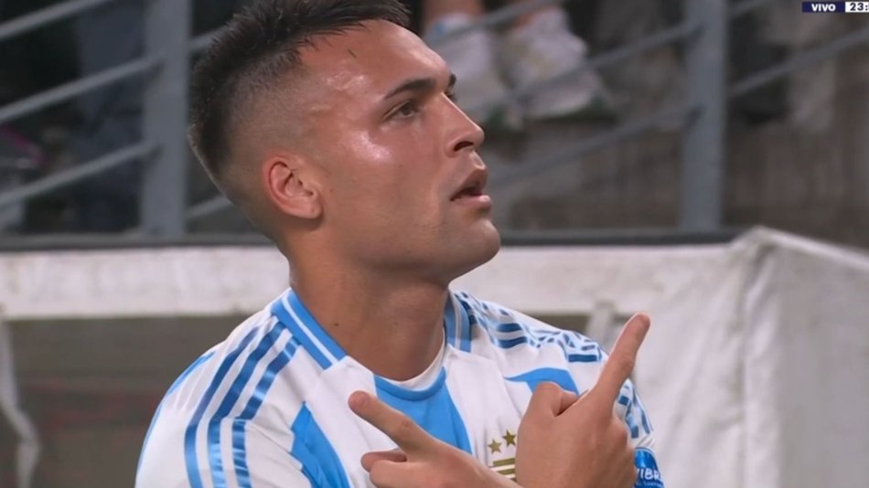 La felicidad de Lautaro Martínez tras convertir el gol del triunfo: "Mi familia está acá y yo juego por ellos".