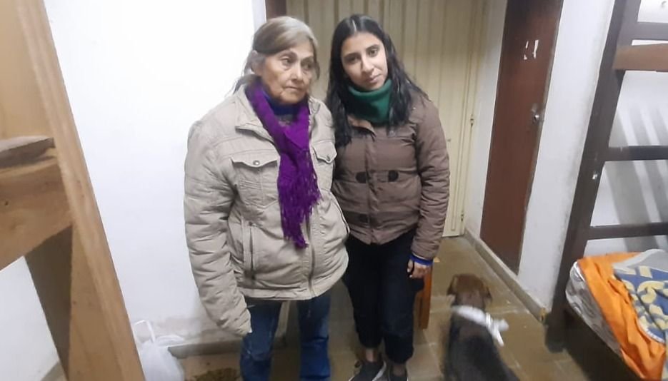 Una joven le salvó la vida a una jubilada cuando se le incendiaba la casa- Una joven le salvó la vida a una jubilada cuando se le incendiaba la casa