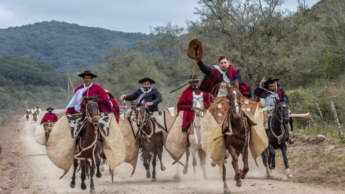 Homenajes de Güemes: este sábado los gauchos salteños hacen su tradicional cabalgata a La Horqueta