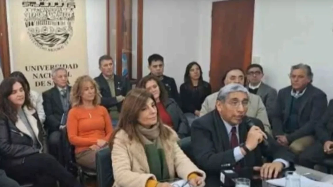 El déficit de la UNSa: millones gastados en publicidad, contratados sin tareas específicas y fondos desviados