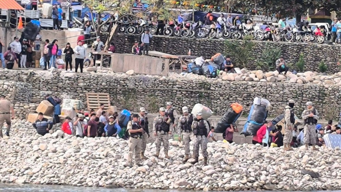 Una nueva cooperativa de chalanas caldeó la frontera 