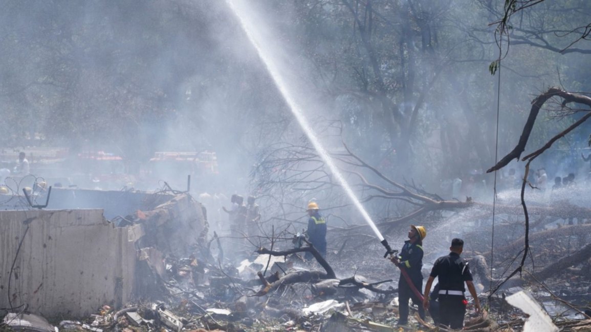 Accidente aéreo en la India: 241 muertos y un sobreviviente, el único pasajero del vuelo AI171 de Air India, sentado en el asiento 11A del Boeing 787-8