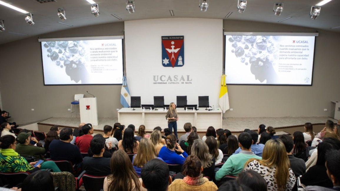 Verónica Dobronich en UCASAL: las claves para enfrentar el mundo laboral hoy 