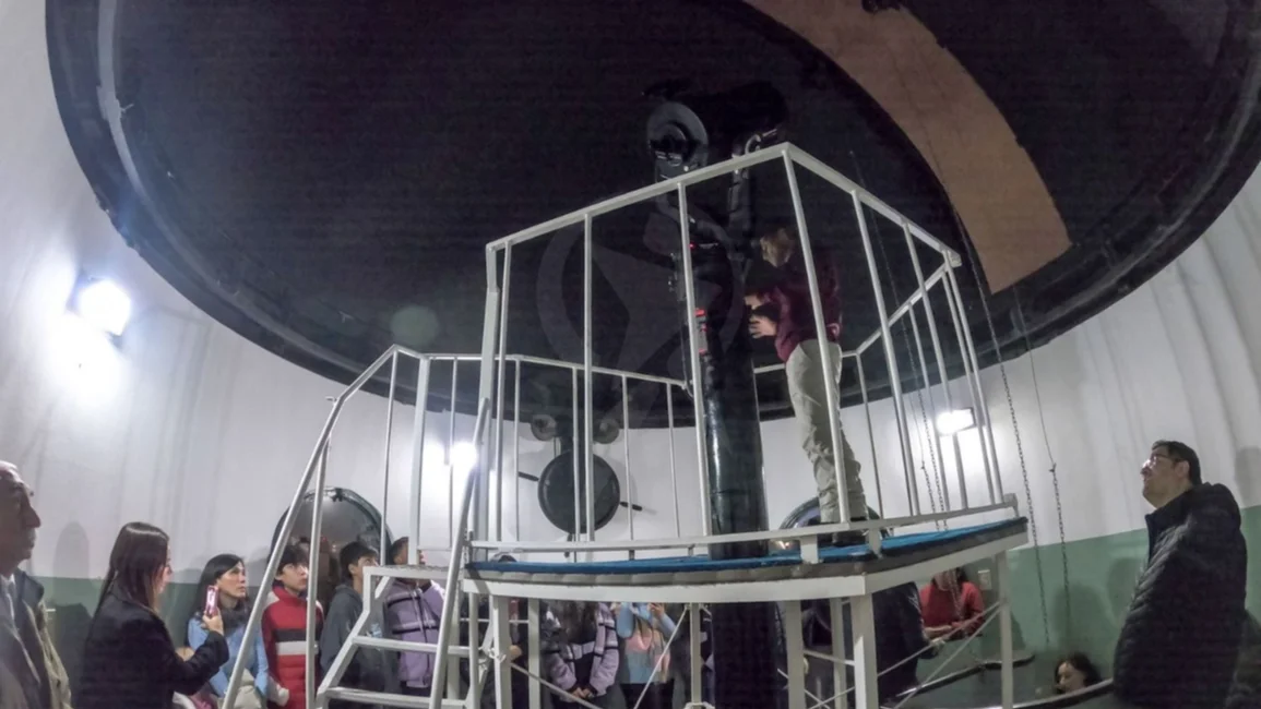 Un espacio para mirar el universo desde Salta