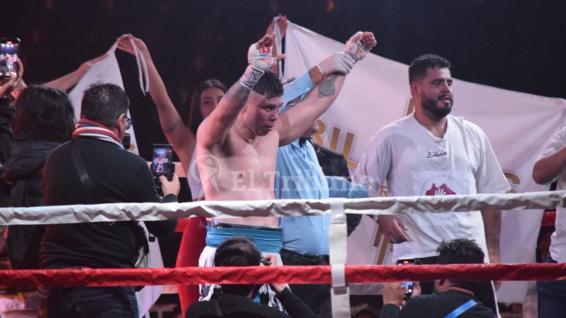 Ante un Delmi explotado de gente y en decisión unánime, Durval Palacios le ganó al mexicano Espinosa